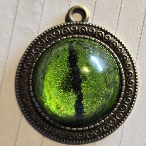 Elegant Green Pendant Necklace